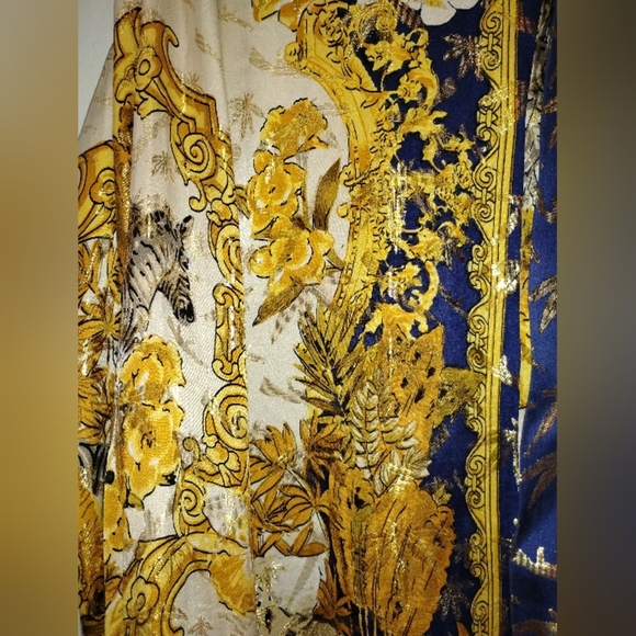 SILK GOLD METALLIC FLORAL SAFARI THEME SHIRT - Picture 11 of 12